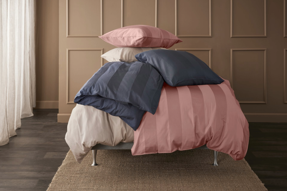 Ropa de cama de satén