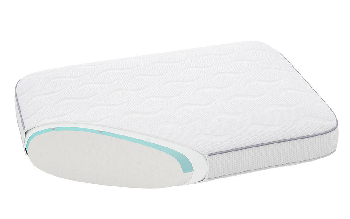 La almohada VARDO tiene una capa de gel refrescante, además de una funda refrescante Sección transversal de almohada refrescante con espuma viscoelástica, capa de gel refrescante y funda refrescante