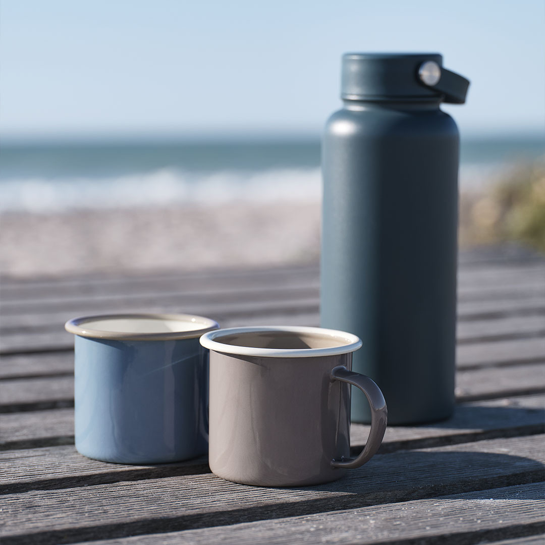 Vasos LAPPSPOVE y botella térmica HUBRO Vasos y una botella térmica, perfectos como equipo de camping o para picnic