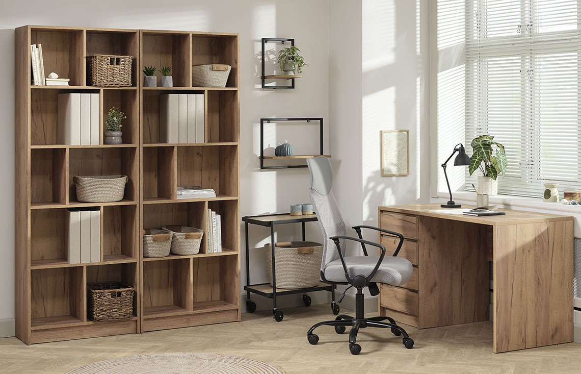 Silla de oficina de tela BILLUM, estantería MOSBJERG y escritorio LIMFJORDEN Silla de oficina de tela, estantería y escritorio