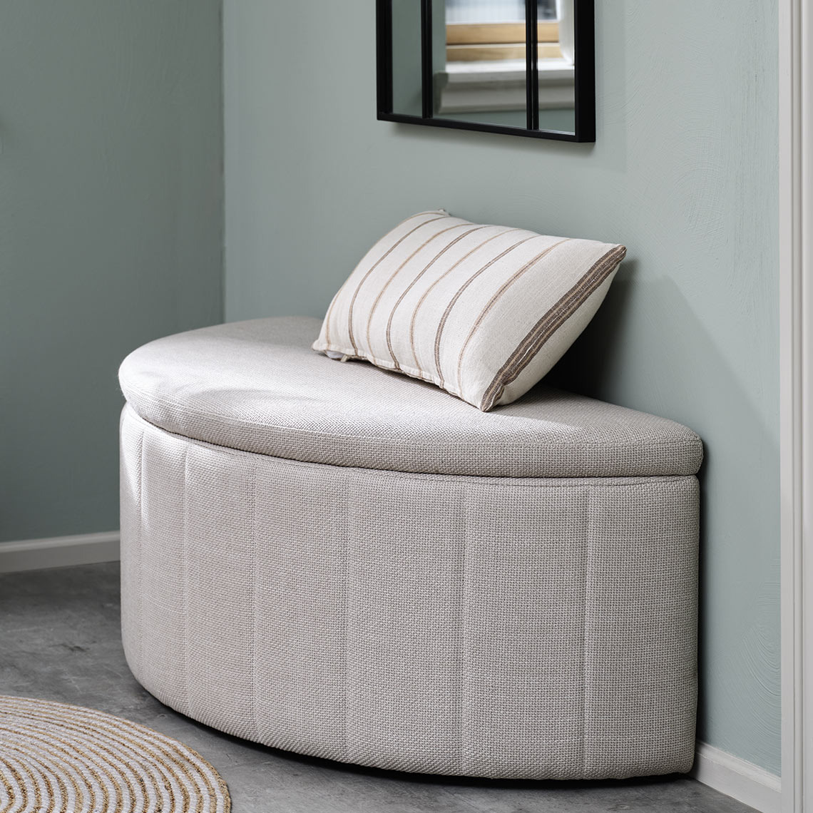 Banco en un tono claro